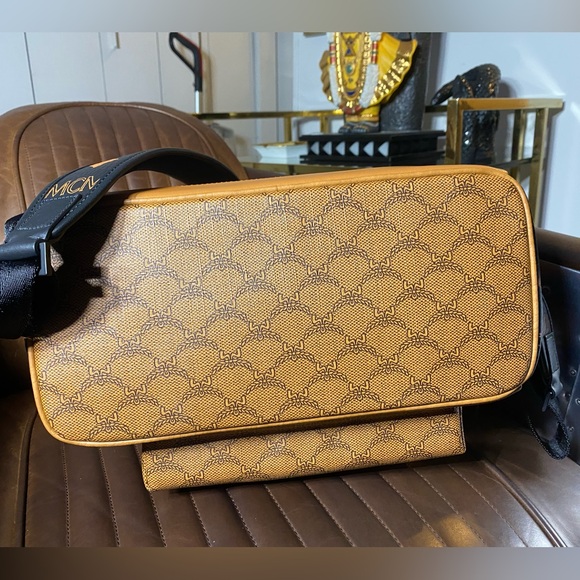 MCM Stark Maxi Mix Backpack Large - Picture 8 of 9